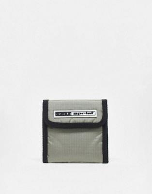 エイソス ASOS DESIGN skate style wallet in textured grey with badge メンズ