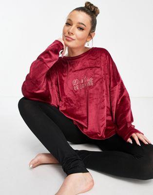 Ann Summers アンサマーズ ファッション室内下着 アンダーウェア Ann Summers darling lounge set in burgundy velour カラー:Black■ご注文の際は、必ずご確認ください。※こちらの商品は海外からのお取り寄せ商品となりますので、ご入金確認後、商品お届けまで3から5週間程度お時間を頂いております。※高額商品(3万円以上)は、代引きでの発送をお受けできません。※ご注文後にお客様へ「注文確認のメール」をお送りいたします。それ以降のキャンセル、サイズ交換、返品はできませんので、あらかじめご了承願います。また、ご注文をいただいてからの発注となる為、メーカー在庫切れ等により商品がご用意できない場合がございます。その際には早急にキャンセル、ご返金いたします。※海外輸入の為、遅延が発生する場合や出荷段階での付属品の箱つぶれ、細かい傷や汚れ等が発生する場合がございます。※商品ページのサイズ表は海外サイズを日本サイズに換算した一般的なサイズとなりメーカー・商品によってはサイズが異なる場合もございます。サイズ表は参考としてご活用ください。Ann Summers アンサマーズ ファッション室内下着 アンダーウェア Ann Summers darling lounge set in burgundy velour カラー:Black