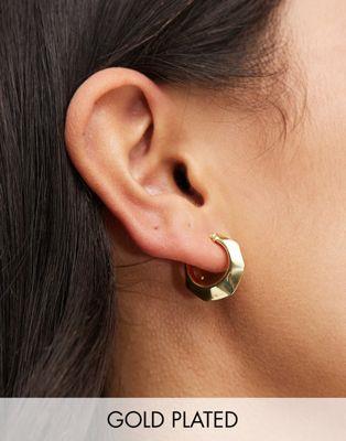 Kingsley Ryan Gold Plated 12mm hammered hoop earrings in gold レディース