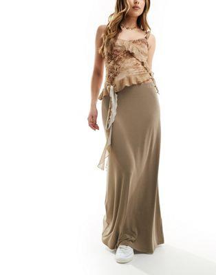 ǥ Weekday Signe drape maxi skirt in beige ǥ