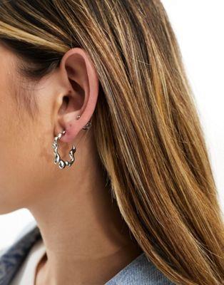 エイソス エイソス ASOS DESIGN 25mm hoop earrings with molten design in silver tone レディース