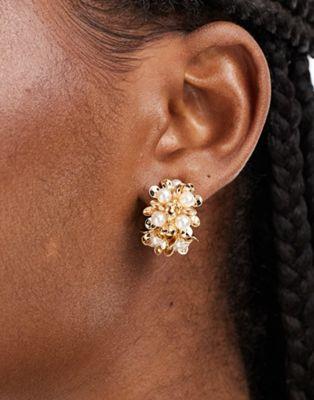 エイソス エイソス ASOS DESIGN mini hoop earrings with 3D floral and faux pearl design in gold tone レディース