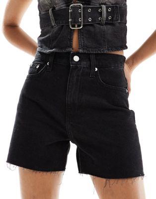 Calvin Klein Jeans カルバンクライン ファッション室内下着 下着 Calvin Klein Jeans mom denim shorts in black カラー:Denim Black■ご注文の際は、必ずご確認ください。※こちらの商品は海外からのお取り寄せ商品となりますので、ご入金確認後、商品お届けまで3から5週間程度お時間を頂いております。※高額商品(3万円以上)は、代引きでの発送をお受けできません。※ご注文後にお客様へ「注文確認のメール」をお送りいたします。それ以降のキャンセル、サイズ交換、返品はできませんので、あらかじめご了承願います。また、ご注文をいただいてからの発注となる為、メーカー在庫切れ等により商品がご用意できない場合がございます。その際には早急にキャンセル、ご返金いたします。※海外輸入の為、遅延が発生する場合や出荷段階での付属品の箱つぶれ、細かい傷や汚れ等が発生する場合がございます。※商品ページのサイズ表は海外サイズを日本サイズに換算した一般的なサイズとなりメーカー・商品によってはサイズが異なる場合もございます。サイズ表は参考としてご活用ください。Calvin Klein Jeans カルバンクライン ファッション室内下着 下着 Calvin Klein Jeans mom denim shorts in black カラー:Denim Black