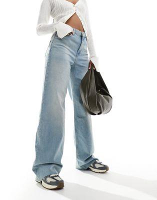 Mango マンゴ ファッション パンツ Mango relaxed slim washed front jeans in light blue カラー:LIGHT BLUE■ご注文の際は、必ずご確認ください。※こちらの商品は海外からのお取り寄せ商品となりますので、ご入金確認後、商品お届けまで3から5週間程度お時間を頂いております。※高額商品(3万円以上)は、代引きでの発送をお受けできません。※ご注文後にお客様へ「注文確認のメール」をお送りいたします。それ以降のキャンセル、サイズ交換、返品はできませんので、あらかじめご了承願います。また、ご注文をいただいてからの発注となる為、メーカー在庫切れ等により商品がご用意できない場合がございます。その際には早急にキャンセル、ご返金いたします。※海外輸入の為、遅延が発生する場合や出荷段階での付属品の箱つぶれ、細かい傷や汚れ等が発生する場合がございます。※商品ページのサイズ表は海外サイズを日本サイズに換算した一般的なサイズとなりメーカー・商品によってはサイズが異なる場合もございます。サイズ表は参考としてご活用ください。Mango マンゴ ファッション パンツ Mango relaxed slim washed front jeans in light blue カラー:LIGHT BLUE
