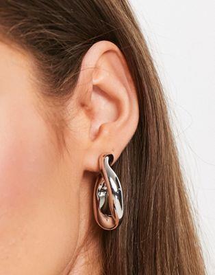 エイソス エイソス ASOS DESIGN hoop earring with twist link design in silver tone レディース