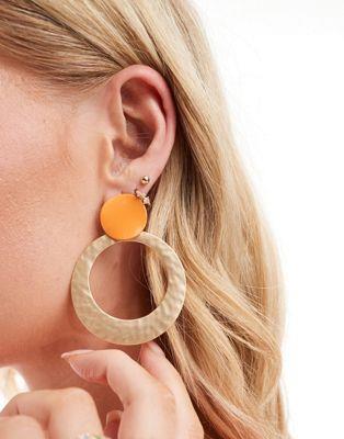 エイソス エイソス ASOS DESIGN door knocker earrings with hammered circle design and enamel detail in gold tone レディース