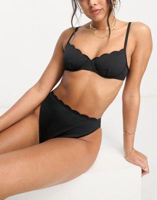 フンクミュラー　ランジェリー Hunkemoller scallop underwire balcony bikini top in black レディース