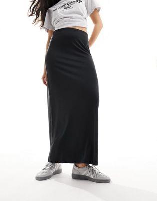 Monki super soft maxi skirt in black fB[X