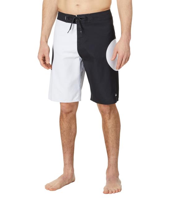 Quiksilver クイックシルバー ファッション 水着 21 Everyday Griff Straight Shorts カラー:Black■ご注文の際は、必ずご確認ください。※こちらの商品は海外からのお取り寄せ商品となりますので、ご...