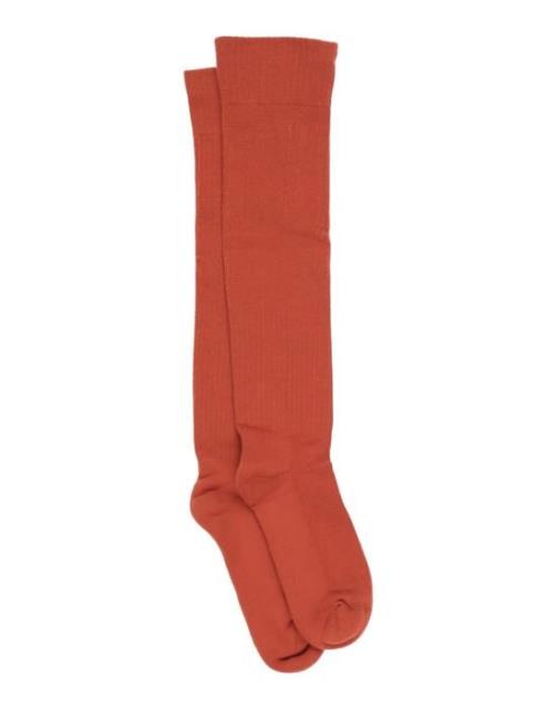 RICK OWENS リック オウエンス ファッション 靴下 RICK OWENS Short socks カラー:Rust■ご注文の際は、必ずご確認ください。※こちらの商品は海外からのお取り寄せ商品となりますので、ご入金確認後、商品お届けまで3から5週間程度お時間を頂いております。※高額商品(3万円以上)は、代引きでの発送をお受けできません。※ご注文後にお客様へ「注文確認のメール」をお送りいたします。それ以降のキャンセル、サイズ交換、返品はできませんので、あらかじめご了承願います。また、ご注文をいただいてからの発注となる為、メーカー在庫切れ等により商品がご用意できない場合がございます。その際には早急にキャンセル、ご返金いたします。※海外輸入の為、遅延が発生する場合や出荷段階での付属品の箱つぶれ、細かい傷や汚れ等が発生する場合がございます。※商品ページのサイズ表は海外サイズを日本サイズに換算した一般的なサイズとなりメーカー・商品によってはサイズが異なる場合もございます。サイズ表は参考としてご活用ください。RICK OWENS リック オウエンス ファッション 靴下 RICK OWENS Short socks カラー:Rust