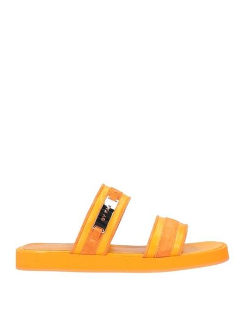 BY FAR 靴 シューズ サンダル BY FAR Sandals カラー:Orange■ご注文の際は、必ずご確認ください。※こちらの商品は海外からのお取り寄せ商品となりますので、ご入金確認後、商品お届けまで3から5週間程度お時間を頂いております。※高額商品(3万円以上)は、代引きでの発送をお受けできません。※ご注文後にお客様へ「注文確認のメール」をお送りいたします。それ以降のキャンセル、サイズ交換、返品はできませんので、あらかじめご了承願います。また、ご注文をいただいてからの発注となる為、メーカー在庫切れ等により商品がご用意できない場合がございます。その際には早急にキャンセル、ご返金いたします。※海外輸入の為、遅延が発生する場合や出荷段階での付属品の箱つぶれ、細かい傷や汚れ等が発生する場合がございます。※商品ページのサイズ表は海外サイズを日本サイズに換算した一般的なサイズとなりメーカー・商品によってはサイズが異なる場合もございます。サイズ表は参考としてご活用ください。BY FAR 靴 シューズ サンダル BY FAR Sandals カラー:Orange