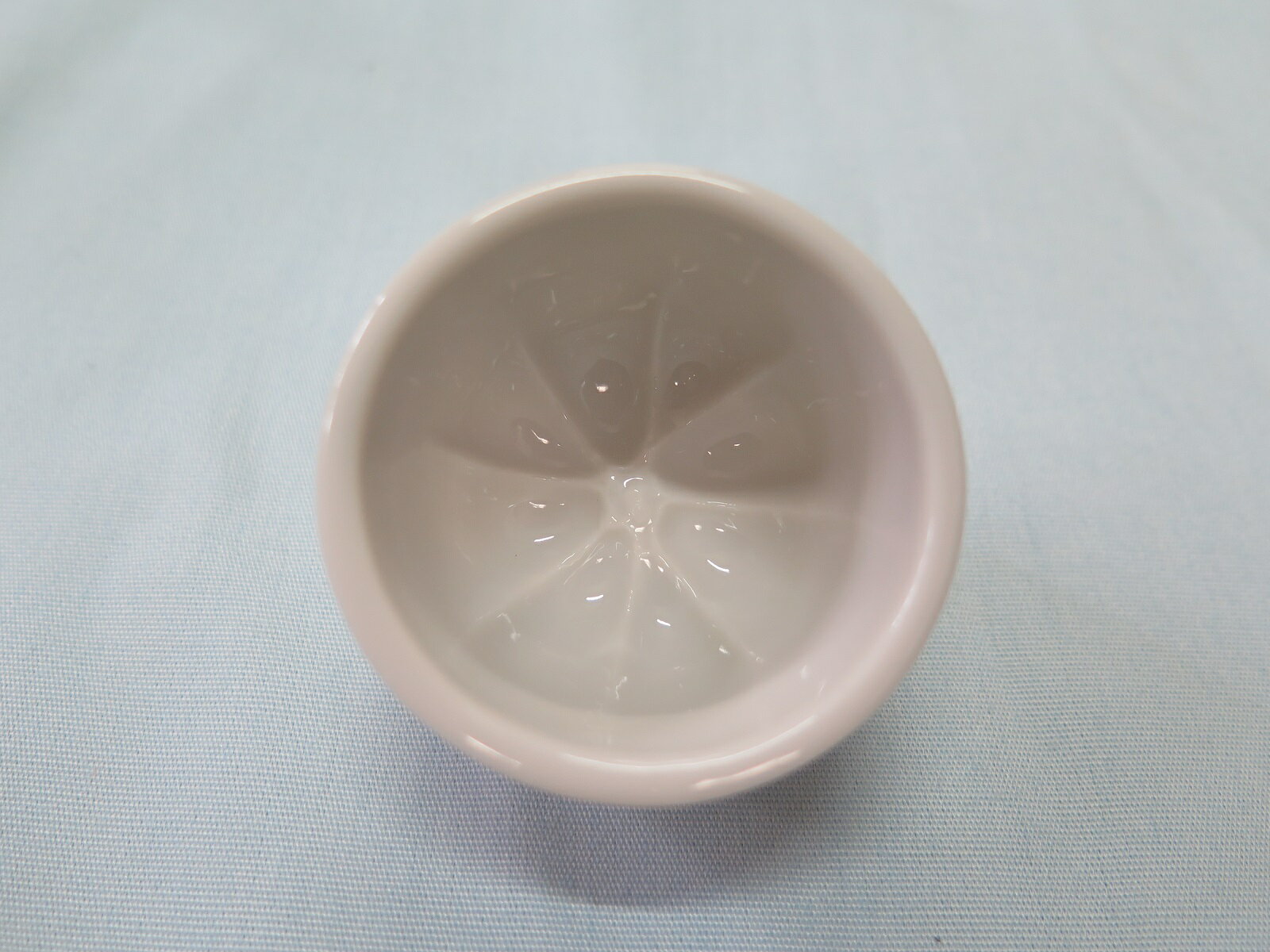 �ǥ����Ⱥ�ꥼ�꡼�η����ߤ���45��X45Ĺ��X30�⤵(mm)����33CC