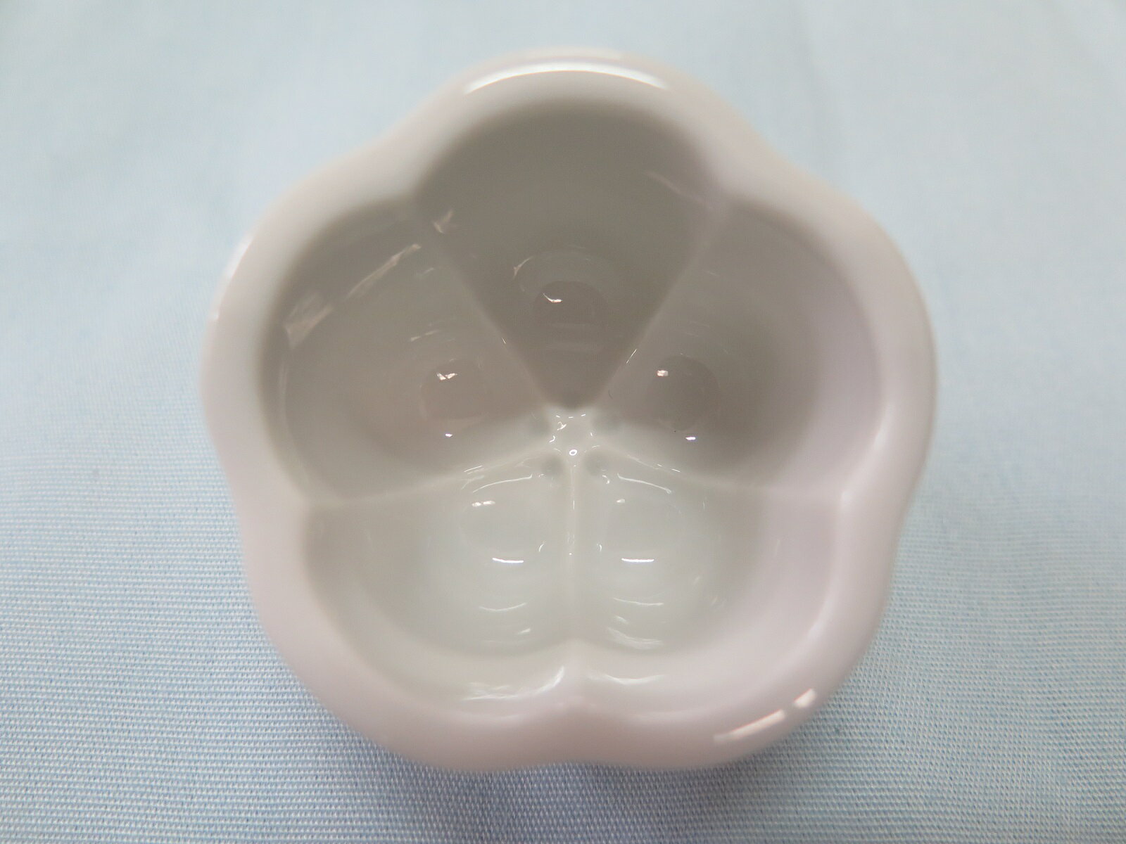 デザート作りゼリーの型　梅45幅X45長さX30高さ(mm)容量37CC