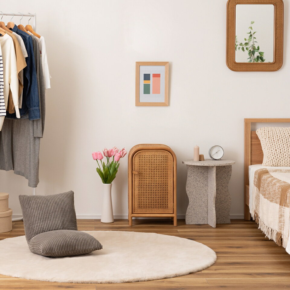本日限定 10%OFFクーポン 06/27(土)23:59まで キャビネット キャビネット チェスト ラタン ミニキャビネット 小さめ 小さい かわいい 扉付き 2段 本棚 ベッドサイド 寝室 コンパクト 韓国インテリア ナチュラル 丸み フォルム 全体 個性 コンパクト ミニ [3]