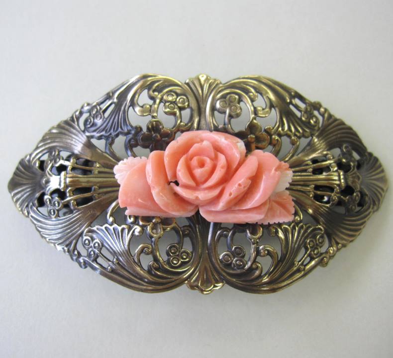 桃珊瑚 可憐な薔薇 バレッタ 髪留め ヘアアクセサリー 宝石サンゴ 珊瑚婚 還暦 誕生日 御祝 厄除 御守 3月の誕生石 ギフト プレゼント 結婚35周年 珊瑚...