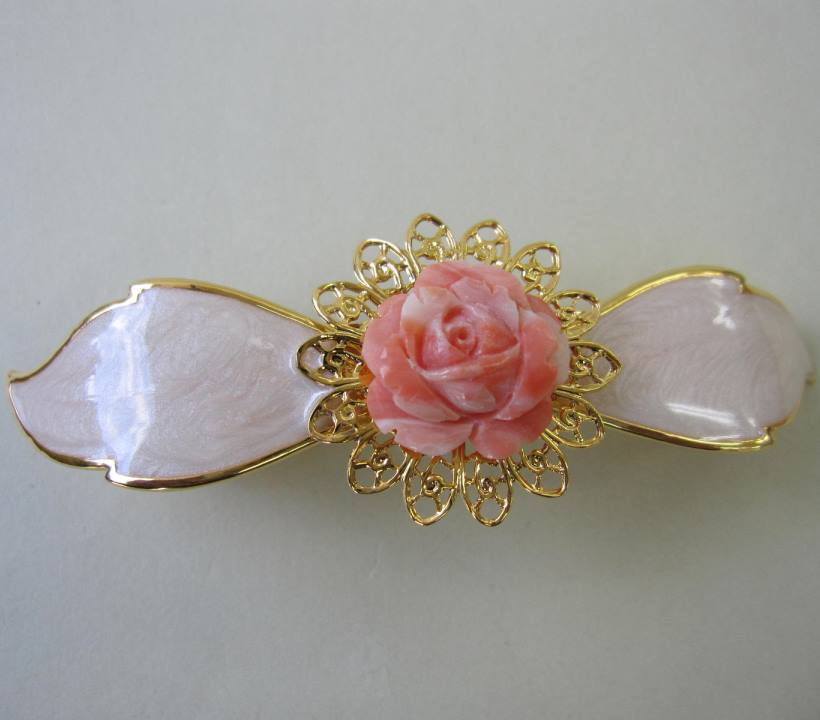 ピンク珊瑚 薔薇 バレッタ 髪留め コーラル ヘアアクセサリー 【メール便不可】 宝石サンゴ 珊瑚婚 還暦 誕生日 御祝 厄除 御守 3月の誕生石 ギフト プレ...