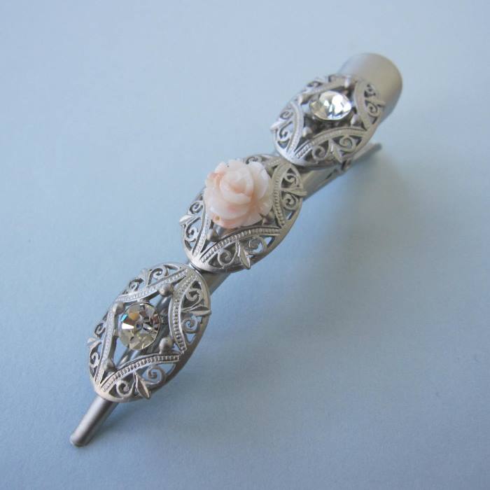 白珊瑚 薔薇の花 ダッカールクリップ ヘアアクセサリー 『宝石サンゴ』 珊瑚婚 還暦 誕生日 御祝 厄除 御守 3月の誕生石 ギフト プレゼント 結婚35周年 ...