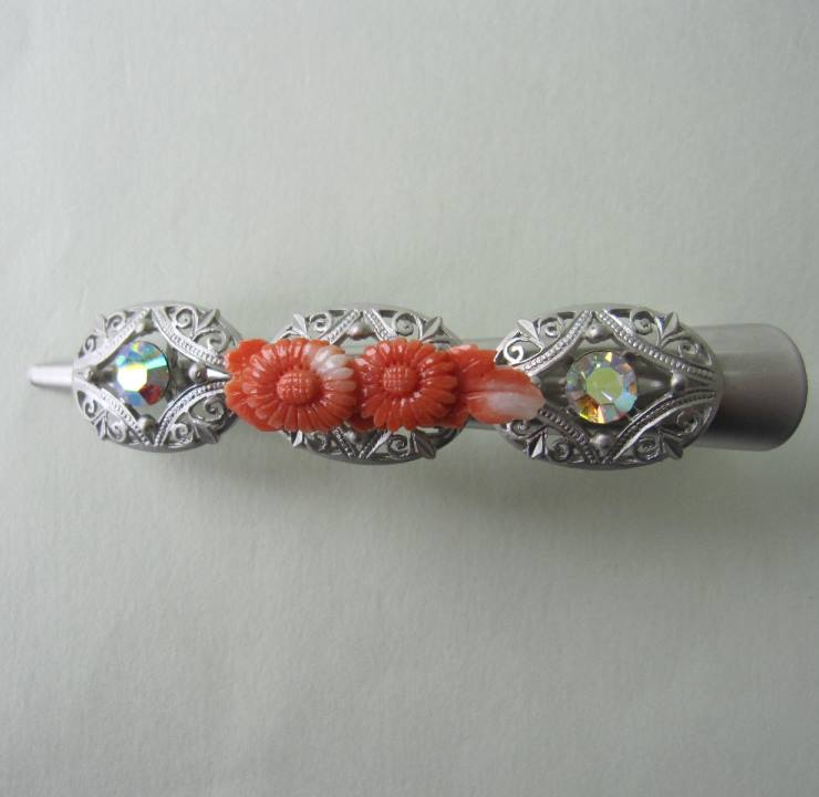 桃珊瑚 菊の花 ダッカールクリップ ヘアアクセサリー 宝石サンゴ 珊瑚婚 還暦 誕生日 御祝 厄除 御守 3月の誕生石 ギフト プレゼント 結婚35周年 珊瑚職...