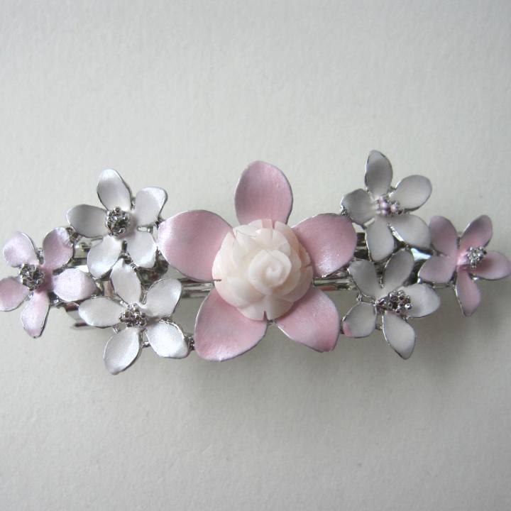 白珊瑚 薔薇の花バレッタ 髪留め ヘアアクセサリー 宝石サンゴ 珊瑚婚 還暦 誕生日 御祝 厄除 御守 3月の誕生石 ギフト プレゼント 結婚35周年 珊瑚職人