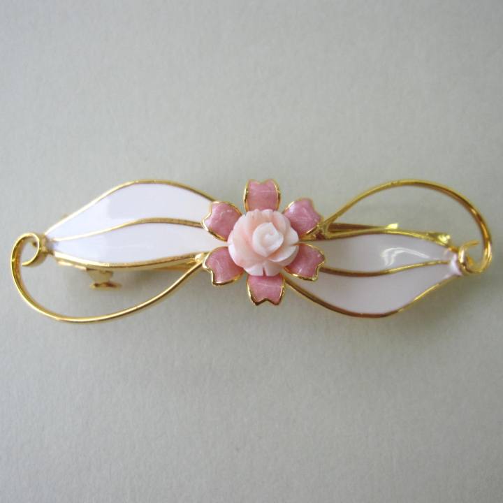 ピンク珊瑚 薔薇の花 バレッタ 髪留め コーラル ヘアアクセサリー 宝石サンゴ 珊瑚婚 還暦 誕生日 御祝..