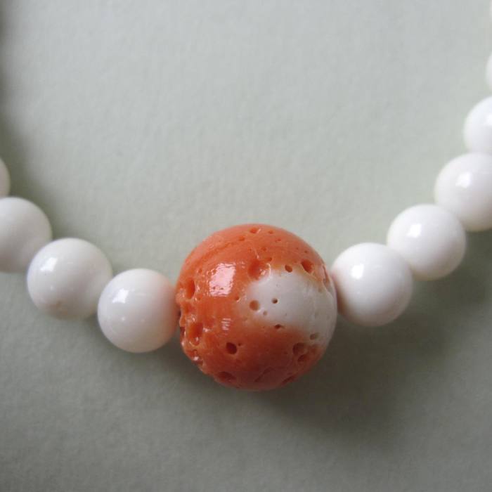 白珊瑚 桃珊瑚す玉 ブレスレット 真鍮 宝石サンゴ 珊瑚婚 還暦 誕生日 御祝 厄除 御守 3月の誕生石 ギフト プレゼント 結婚35周年 珊瑚職人