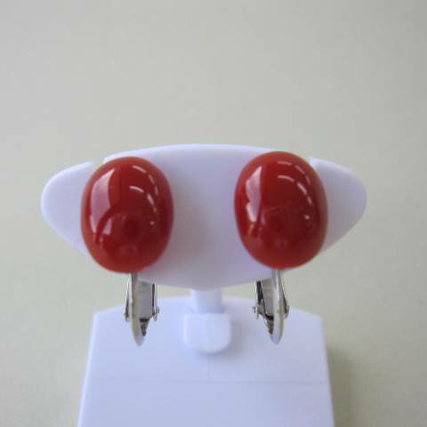 日本・高知産血赤珊瑚 オーバルイヤリング (10.1×7.9ミリ) Pt900 『宝石サンゴ』 珊瑚婚 還暦 誕生日 御祝 厄除 御守 3月の誕生石 ギフト プ...