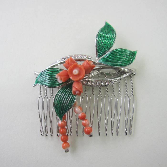 桃珊瑚 薔薇の蕾 くし コーム 真鍮 かんざし 髪飾り 振袖 訪問着 和装洋装 宝石サンゴ 珊瑚婚 還暦 誕生日 御祝 厄除 御守 3月の誕生石 ギフト プレゼ...