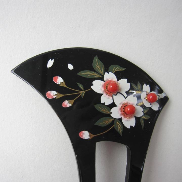 イタリア産赤珊瑚 かんざし (4.2ミリ玉) 蒔絵風 和服 バチ型 『宝石サンゴ』 珊瑚婚 還暦 誕生日 御祝 厄除 御守 3月の誕生石 ギフト プレゼント 結...