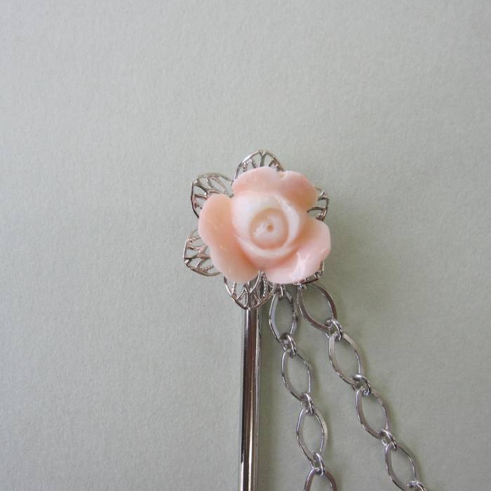 ミッド珊瑚 薔薇のつぼみ かんざし バラ 和服 ヘアアクセサリー 宝石サンゴ 珊瑚婚 還暦 誕生日 御祝 厄除 御守 3月の誕生石 ギフト プレゼント 結婚35...