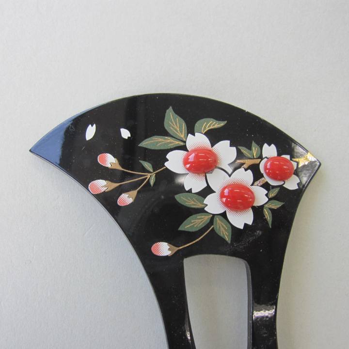 日本 高知産赤珊瑚 かんざし 蒔絵風 和服 バチ型 宝石サンゴ 珊瑚婚 還暦 誕生日 御祝 厄除 御守 3月の誕生石 ギフト プレゼント 結婚35周年 珊瑚職人