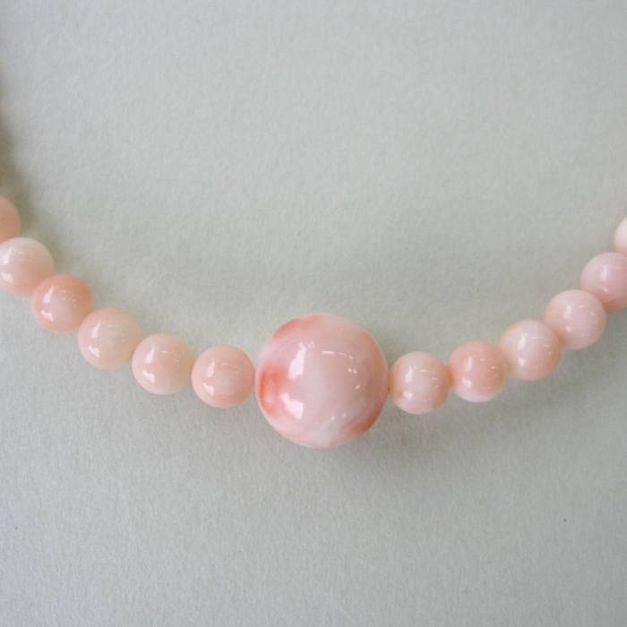 ピンク珊瑚 羽織紐 （センター11.5ミリ） 和小物 はおりひも 宝石サンゴ 珊瑚婚 還暦 誕生日 御祝 厄除..