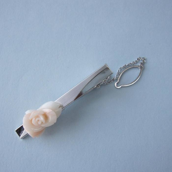 ミッド珊瑚 バラのタイピン 薔薇 タイバー メンズアイテム 宝石サンゴ 珊瑚婚 還暦 誕生日 御祝 厄除 御守 3月の誕生石 ギフト プレゼント 結婚35周年 珊瑚職人