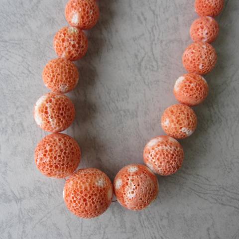 【豪華・大粒】 桃珊瑚 す玉のネックレス センター24.7ミリ K14 『宝石サンゴ』 珊瑚婚 還暦 誕生日 御祝 厄除 御守 3月の誕生石 ギフト プレゼント 結婚35周年 珊瑚職人