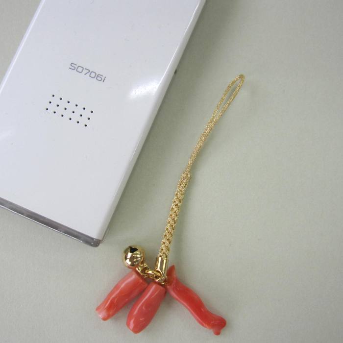 ピンク珊瑚 枝 根付 （3個付） お守り 厄除け 開運 『宝石サンゴ』 珊瑚婚 還暦 誕生日 御祝 厄除 御守 3月の誕生石 ギフト プレゼント 結婚35周年 珊瑚職人 3