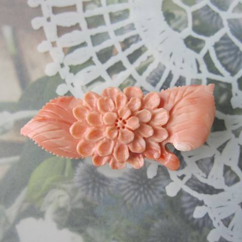 ピンク珊瑚 紫陽花の彫り帯留め SILVER925 着物 和装小物 アクセサリー 『宝石サンゴ』 珊瑚婚 還暦 誕生日 御祝 厄除 御守 3月の誕生石 ギフト プレゼント 結婚35周年 珊瑚職人