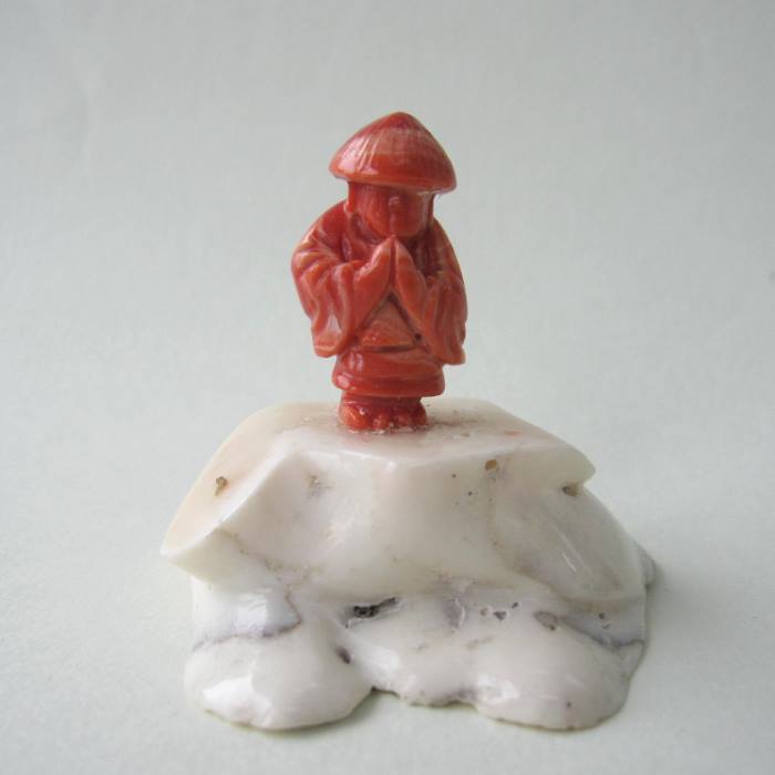 桃珊瑚 弘法大師 置物 ミッド珊瑚台 飾り 御守 風水 宝石サンゴ 珊瑚婚 還暦 誕生日 御祝 厄除 御守 3月の誕生石 ギフト プレゼント 結婚35周年 珊瑚...