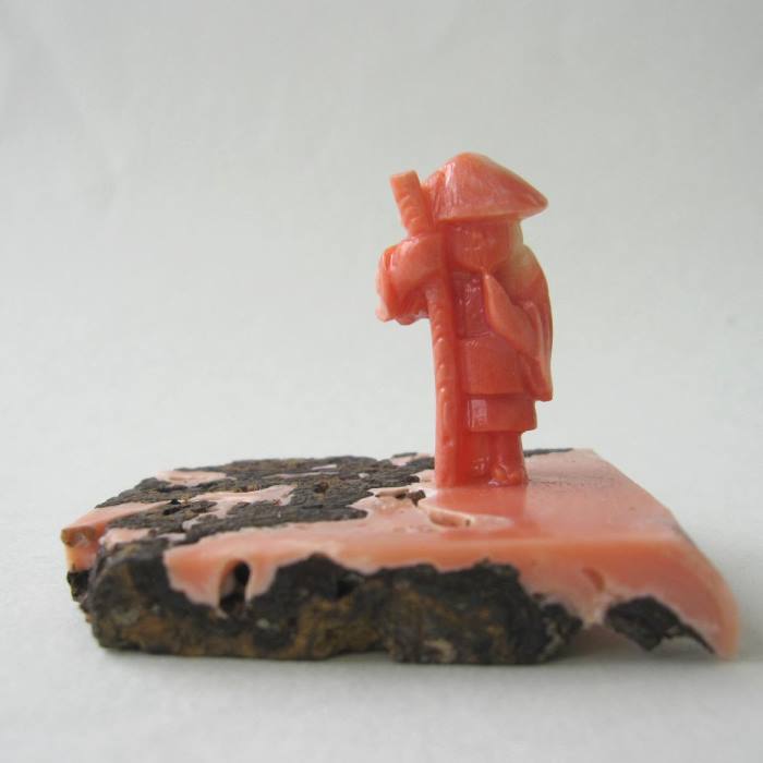桃珊瑚 弘法大師 置物 桃珊瑚台 飾り 御守 風水 宝石サンゴ 珊瑚婚 還暦 誕生日 御祝 厄除 御守 3月の誕生石 ギフト プレゼント 結婚35周年 珊瑚職人