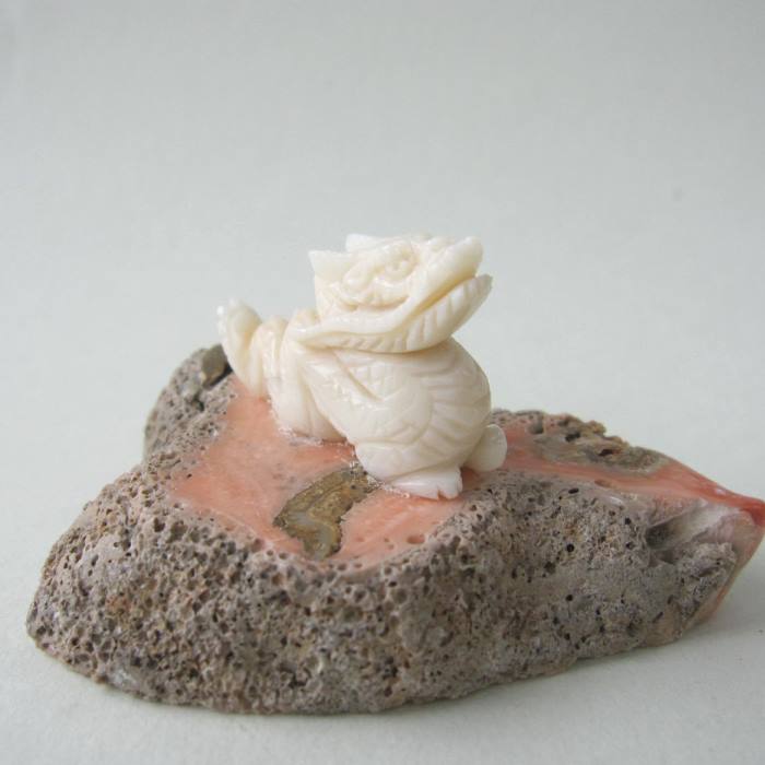 シナ海珊瑚 『開運』 龍の置物 桃珊瑚台 飾り 御守 風水 干支 宝石サンゴ 珊瑚婚 還暦 誕生日 御祝 厄除 御守 3月の誕生石 ギフト プレゼント 結婚35...