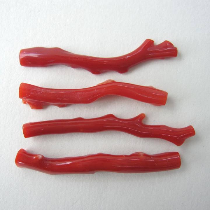 日本 高知産赤珊瑚 枝パーツ (1本) 『宝石サンゴ』 珊瑚婚 還暦 誕生日 御祝 厄除 御守 3月の誕生石 ギフト プレゼント 結婚35周年 珊瑚職人