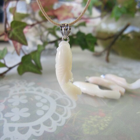 開運! ミッド珊瑚 昇り鯉のペンダント G.SILVER 縁起物 『宝石サンゴ』 珊瑚婚 還暦 誕生日 御祝 厄除 御守 3月の誕生石 ギフト プレゼント 結婚...