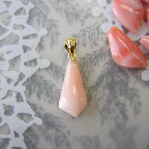 ピンク珊瑚 変形ペンダントトップ SILVER 『宝石サンゴ』 珊瑚婚 還暦 誕生日 御祝 厄除 御守 3月の誕生石 ギフト プレゼント 結婚35周年 珊瑚職人