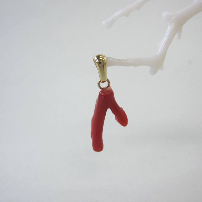 日本 高知産赤珊瑚 枝のペンダントトップ 真鍮 『宝石サンゴ』 珊瑚婚 還暦 誕生日 御祝 厄除 御守 3月の誕生石 ギフト プレゼント 結婚35周年 珊瑚職人