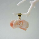 ピンク珊瑚 薔薇の花 ペンダントトップ K18 宝石サンゴ 珊瑚婚 還暦 誕生日 御祝 厄除 御守 3月の誕生石 ギフト プレゼント 結婚35周年 珊瑚職人