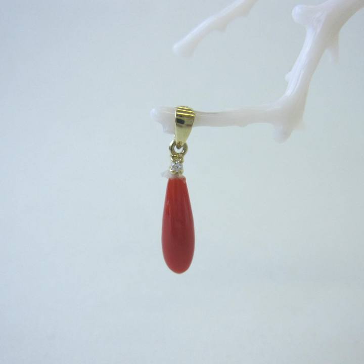 日本 高知産赤珊瑚 ドロップペンダントトップ K18 ダイヤモンド0.01ct 宝石サンゴ 珊瑚婚 還暦 誕生日 御祝 厄除 御守 3月の誕生石 ギフト プレゼ...