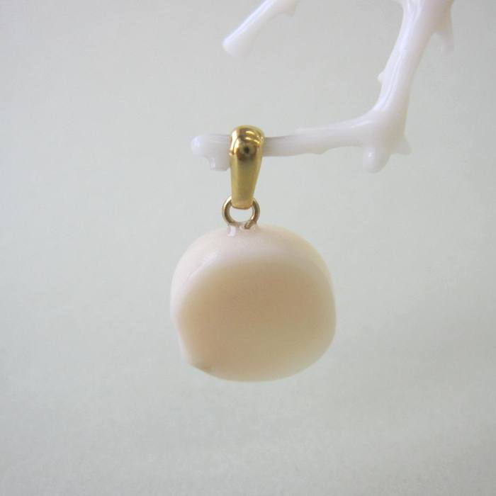 シナ海サンゴ ぶつ切り 珊瑚 ペンダントトップ 真鍮 『宝石サンゴ』 珊瑚婚 還暦 誕生日 御祝 厄除 御守 3月の誕生石 ギフト プレゼント 結婚35周年 珊瑚職人