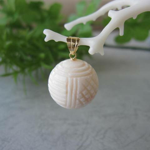 ミッドサンゴ ペンダントトップ (16ミリ) K18 『宝石サンゴ』 珊瑚婚 還暦 誕生日 御祝 厄除 御守 3月の誕生石 ギフト プレゼント 結婚35周年 珊...