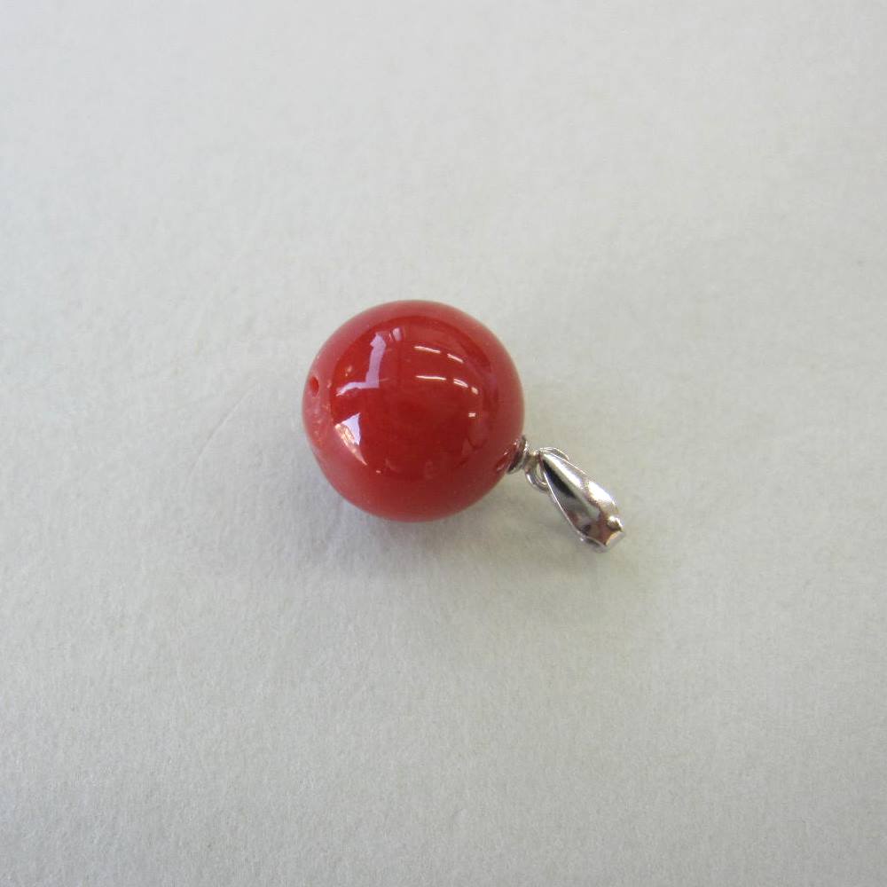 日本・高知産血赤珊瑚の丸玉のペンダントトップ （9.8ミリ） Pt900 『宝石サンゴ』 珊瑚婚 還暦 誕生日 御祝 厄除 御守 3月の誕生石 ギフト プレゼント 結婚35周年 珊瑚職人