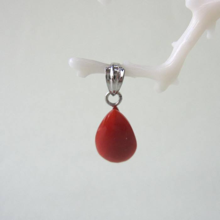 日本・高知産赤珊瑚 変形ペンダントトップ 洋銀 『宝石サンゴ』 珊瑚婚 還暦 誕生日 御祝 厄除 御守 3月の誕生石 ギフト プレゼント 結婚35周年 珊瑚職人