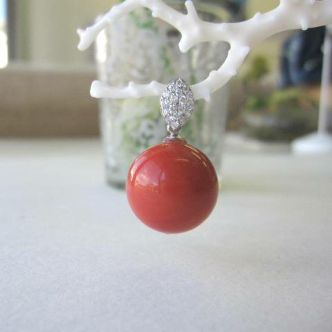 桃珊瑚 大玉ペンダントトップ 15.4ミリ K18WG ダイヤモンド0.04ct 『宝石サンゴ』 珊瑚婚 還暦 誕生日 御祝 厄除 御守 3月の誕生石 ギフト プレゼント 結婚35周年 珊瑚職人