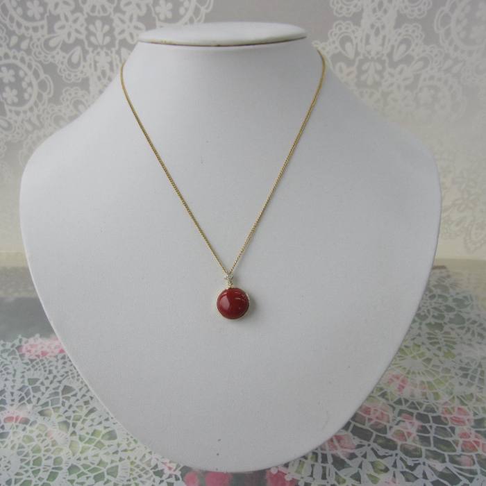 日本 高知産赤珊瑚 ラウンド デザインペンダントトップ K18 ダイヤ0.06ct 宝石サンゴ 珊瑚婚 還暦 誕生日 御祝 厄除 御守 3月の誕生石 ギフト プレゼント 結婚35周年 珊瑚職人